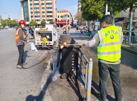 环卫设施大扫除 助力创建文明城